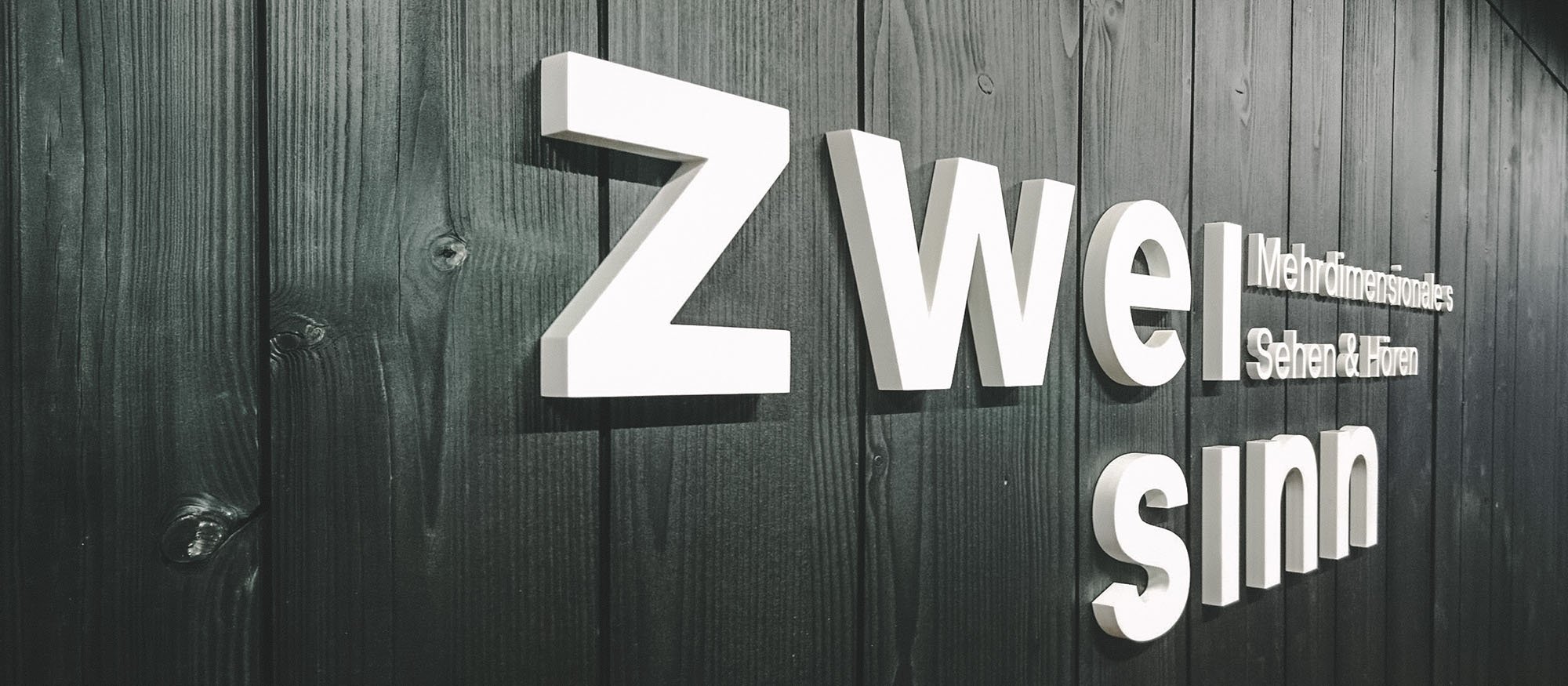 3D-Buchstaben für Zweisinn, Fassadenbeschriftung für Unternehmen in Altenmarkt, Salzburg