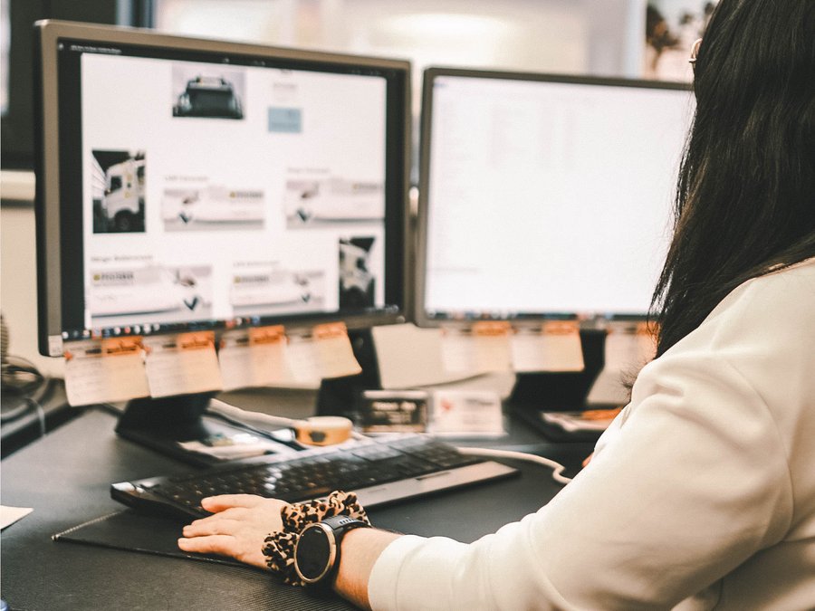 Grafikabteilung für Gestaltung und Layoutentwicklung.